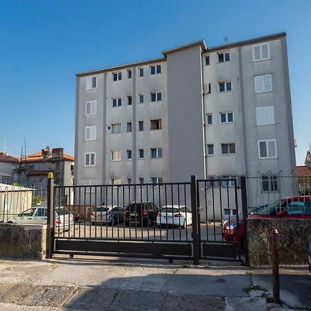 Apartman Izis Centar Pule بولا المظهر الخارجي الصورة