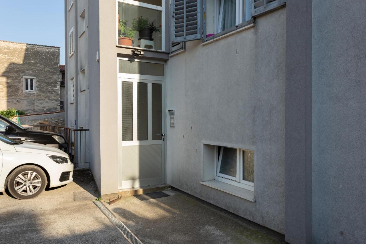 Apartman Izis Centar Pule بولا المظهر الخارجي الصورة