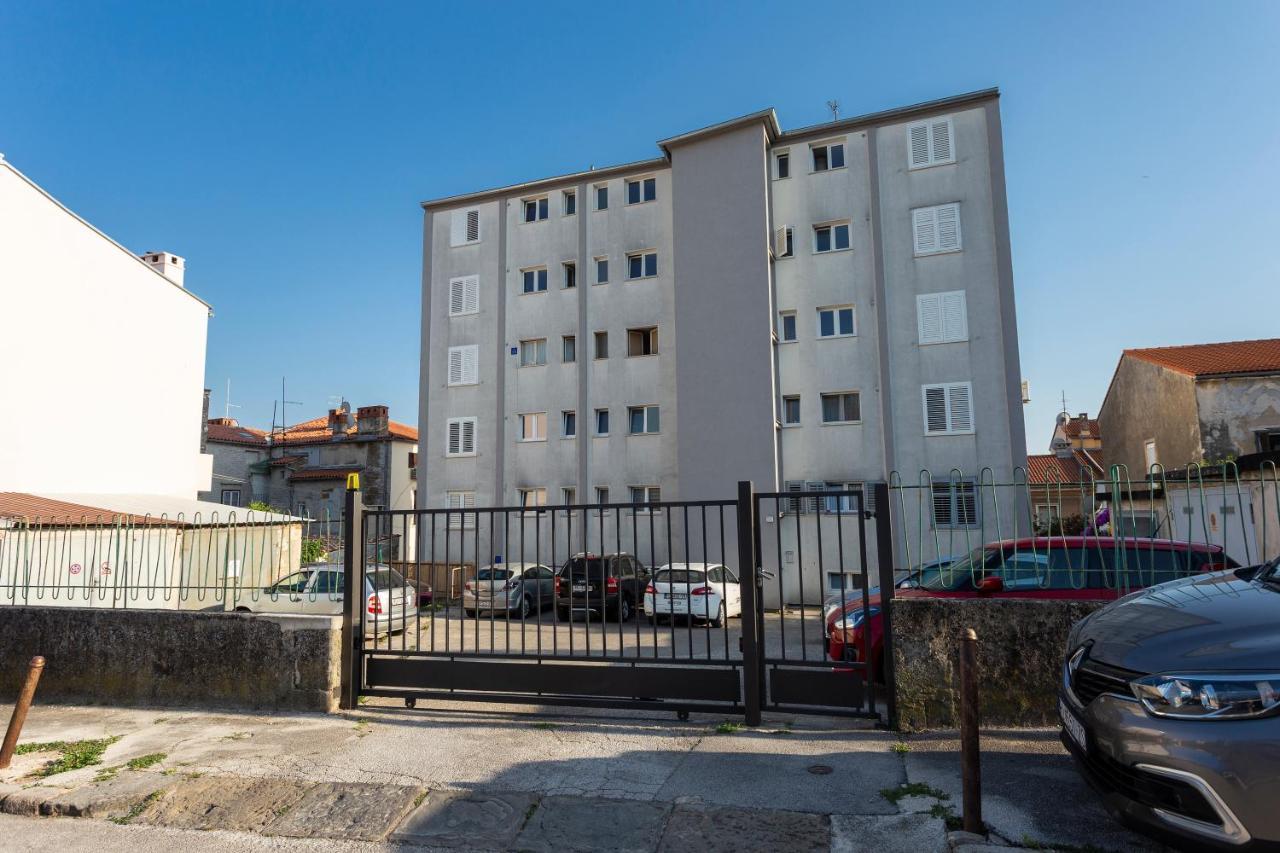 Apartman Izis Centar Pule بولا المظهر الخارجي الصورة